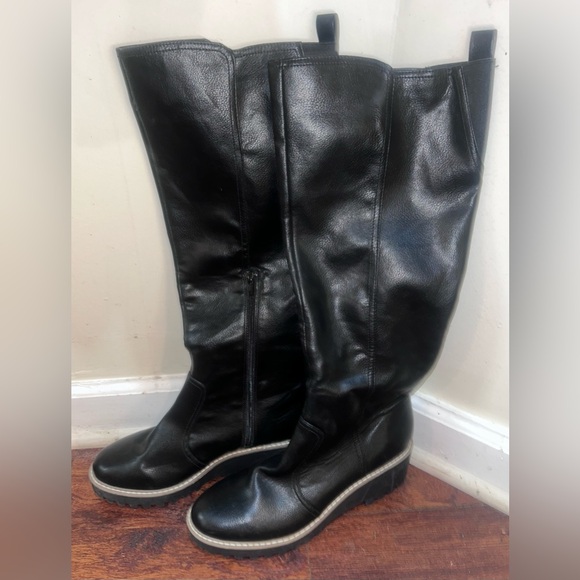 Black knee high boots - Picture 2 of 2